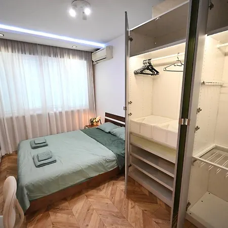 Modern 2-bedroom With Parking アパート *