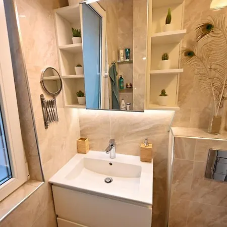 アパート Modern 2-bedroom With Parking ヴァルナ