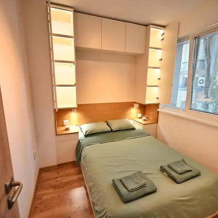 アパート Modern 2-bedroom With Parking ヴァルナ