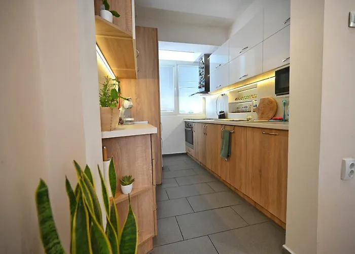 Modern 2-bedroom With Parking Варна