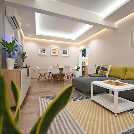 Modern 2-bedroom With Parking