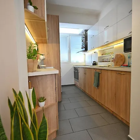Modern 2-bedroom With Parking Βάρνα