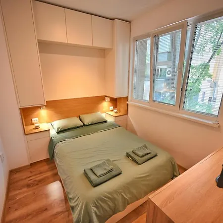 Modern 2-bedroom With Parking Apartment