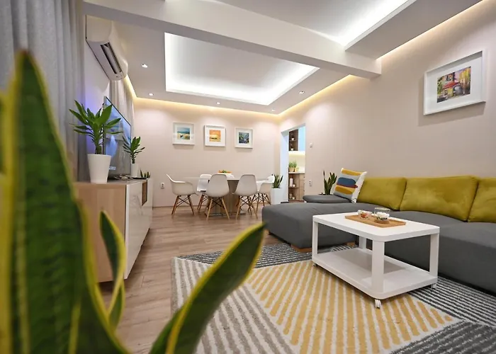 Modern 2-bedroom With Parking