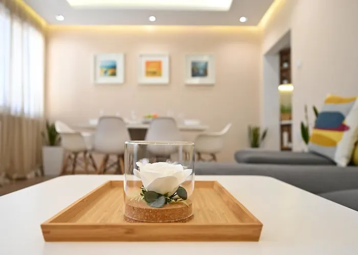 Modern 2-bedroom With Parking 公寓