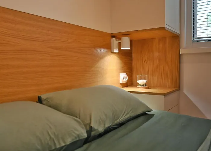 Modern 2-bedroom With Parking 瓦爾納